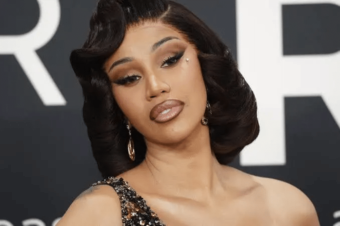 Qual a altura de Cardi B? Tudo sobre sua estatura e imagem
