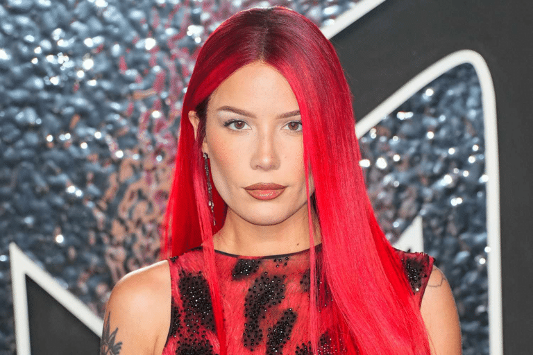 Qual a altura de Halsey? Descubra curiosidades e trajetória